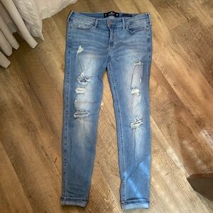 Hollister low rise, super skinny crop jeans